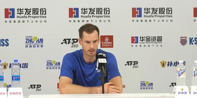 足球小将足球比赛视频-穆雷和吴易昺，彼此都很有爱